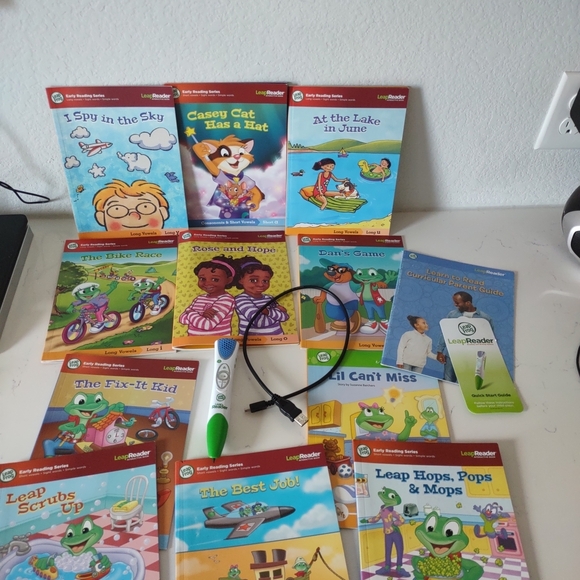 LeapReader Interactive Book Set - Multicolor - Picture 1 of 6